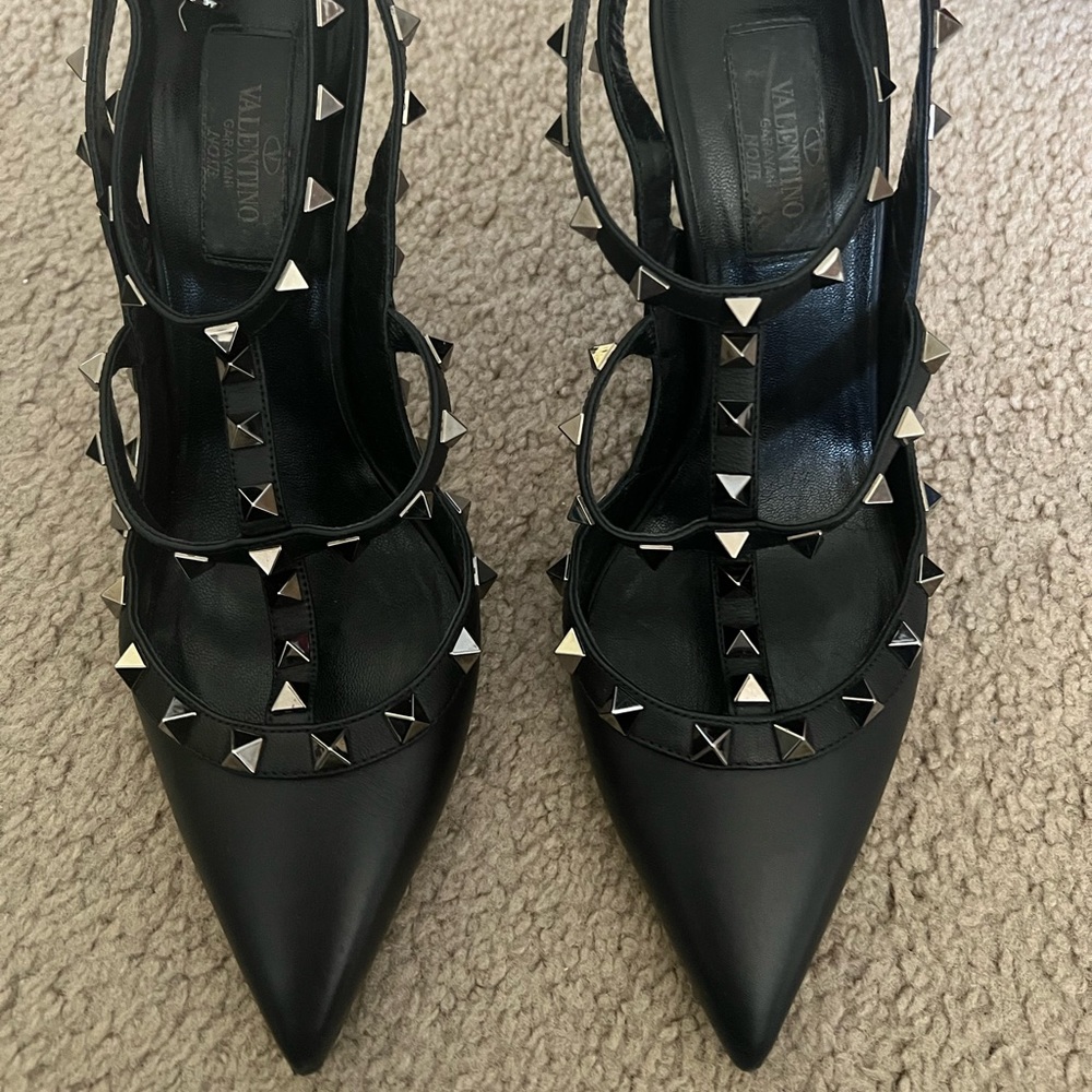 Valentino matt black heel